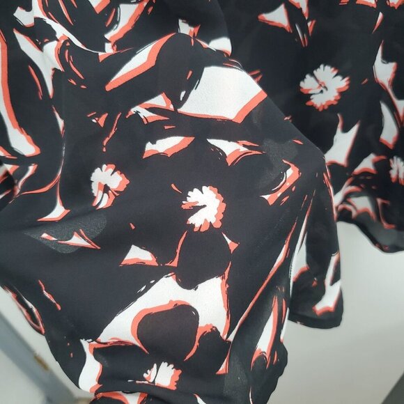 Apt. 9 Woman's Black White Red Abstract Semi Sheer Roll Tab Shirt Plus Size 2X - Picture 2 of 6